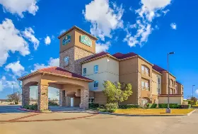 Photograph of La Quinta Inn & Suites, Belton