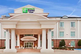 Photograph of Holiday Inn Express, Waxahachie