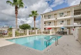 Photograph of Studio 6 Houston Clear Lake, Houston