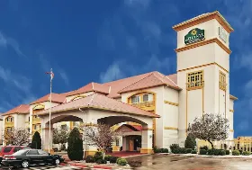 Photograph of LQ Inn and Suites, Weatherford