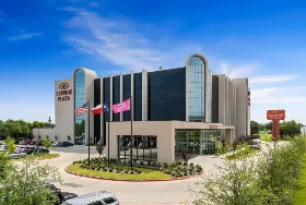 Photograph of Crowne Plaza, Arlington