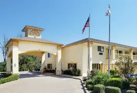 Photograph of Days Inn, Fairfield