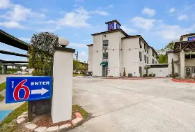 Photograph of Motel 6, Humble