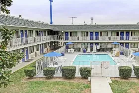Photograph of Motel 6 San Marcos, San Marcos