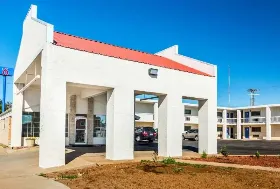 Photograph of Motel 6, Childress