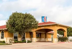 Photograph of Motel 6, Alvarado