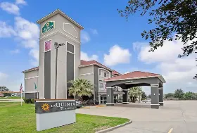 Photograph of La Quinta Inn & Suites, Fairfield