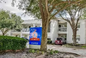 Photograph of Studio 6, Houston
