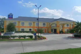 Photograph of Americas Best Value Inn & Suites Bush Intl Airport, Humble