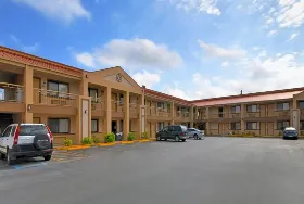 Photograph of Americas Best Value Inn, Kingsville