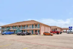 Photograph of Americas Best Value Inn, Clute
