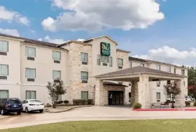 Photograph of Quality Suites, Huntsville
