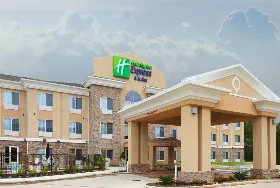 Photograph of Holiday Inn Express, Carthage