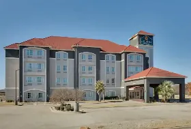 Photograph of La Quinta Inn & Suites, Lindale