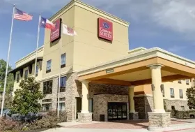 Photograph of Comfort Suites, Spring