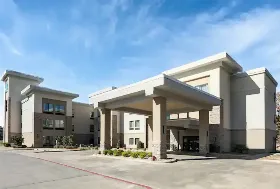 Photograph of La Quinta Inn & Suites, Tyler