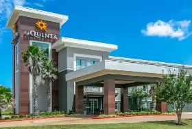 Photograph of La Quinta Inn & Suites, Jacksonville