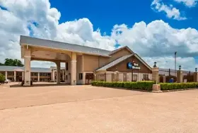 Photograph of Best Western Inn, Navasota
