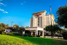 Photograph of Hampton Inn, Irving