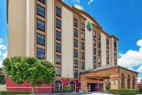 Photograph of Holiday Inn Express, Houston