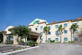 Photograph of Holiday Inn Express, Alice