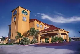 Photograph of La Quinta Inn & Suites, Alice