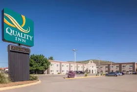 Photograph of Quality Inn, Alpine