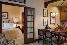 Photograph of Hotel Granduca, Houston