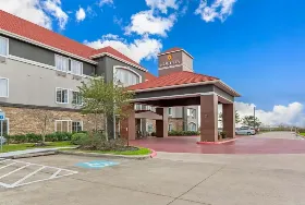 Photograph of La Quinta Inn & Suites, Bridge City