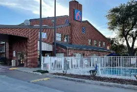 Photograph of Studio 6, Houston