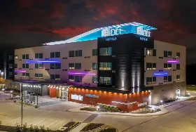 Photograph of Aloft, Arlington