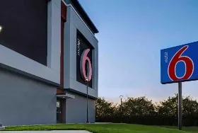 Photograph of Motel 6 - Methodist Charlton Medical Center, Dallas