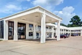 Photograph of Motel 6, Lindale