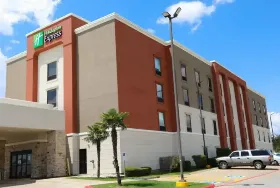 Photograph of Holiday Inn Express, Hillsboro