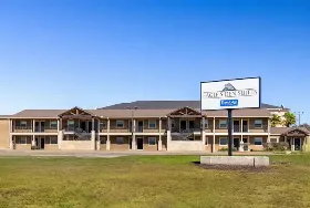 Photograph of Eagles Den Suites Kenedy a Travelodge by Wyndham, Kenedy