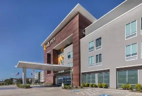 Photograph of La Quinta Inn & Suites, Texas City