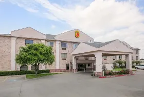 Photograph of Super 8, Garland