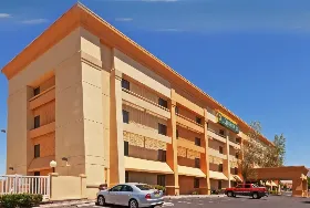 Photograph of La Quinta Inn & Suites, El Paso