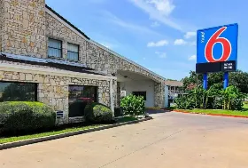 Photograph of Motel 6, Austin