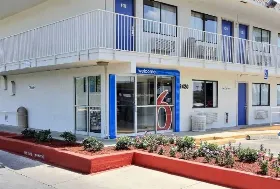 Photograph of Motel 6 ( North ), Austin