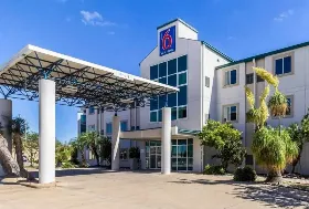 Photograph of Motel 6, Harlingen