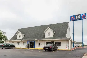 Photograph of Motel 6, Webster