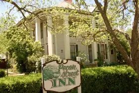 Photograph of Pecan Street Inn, Bastrop
