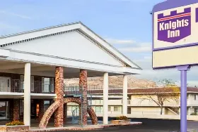 Photograph of Knights Inn, Wendover