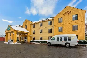 Photograph of LQ Inn & Suites South Burlington, South Burlington