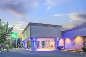 Photograph of Quality Inn, Brattleboro