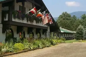 Photograph of Northern Lights Lodge, Stowe