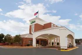 Photograph of Holiday Inn Express, Fredericksburg