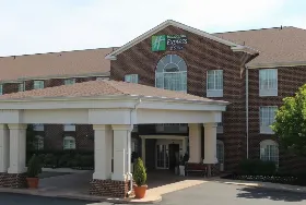 Photograph of Holiday Inn Express, Warrenton