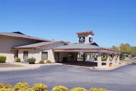 Photograph of Days Inn & Suites by Wyndham Williamsburg Colonial, Williamsburg